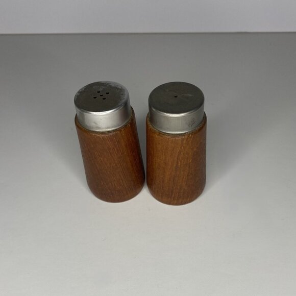 Mid Century Modern Salt & Pepper Shakers - Picture 4 of 4